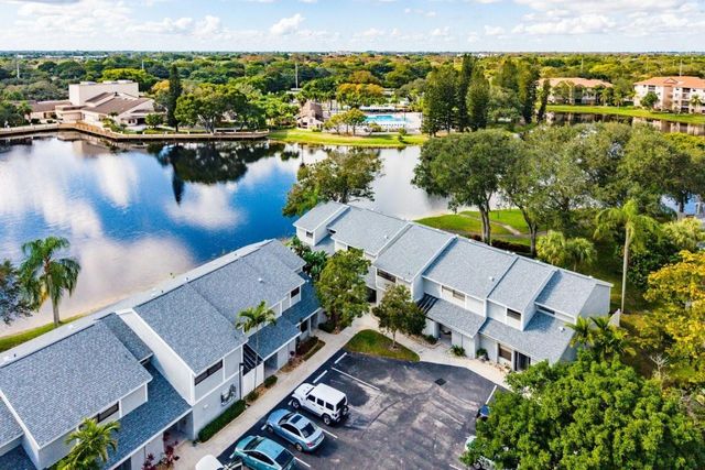 2643 NW 42nd Avenue, Coconut Creek, FL 33066