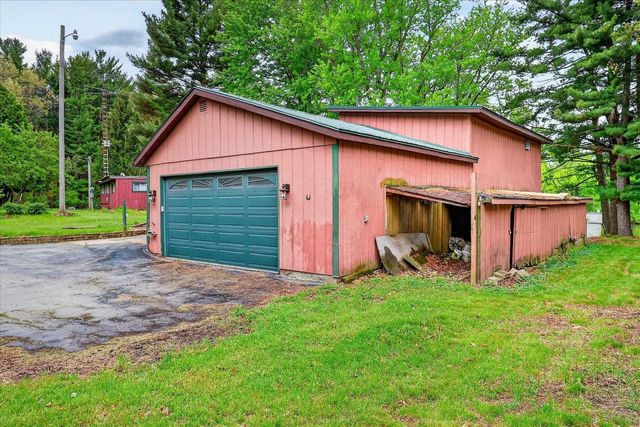 N4055 Golf Lane, Brodhead, WI 53520