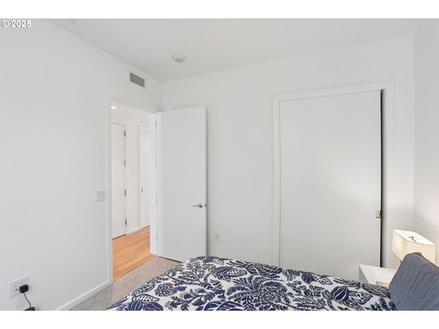 1075 Nw NORTHRUP St 419, Portland, OR 97209