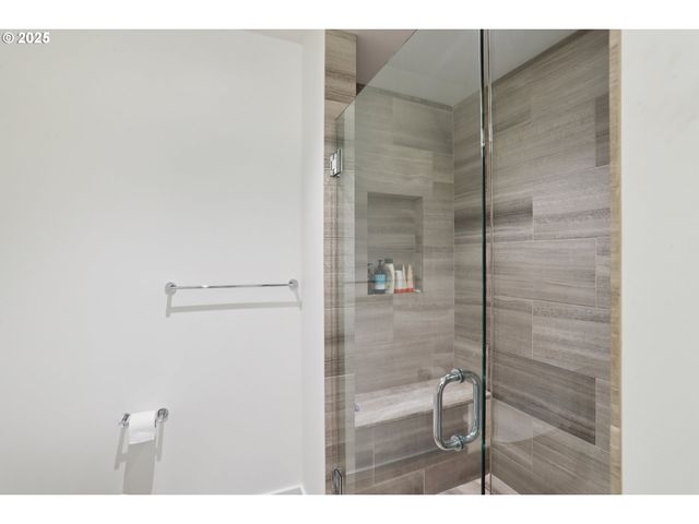 1075 Nw NORTHRUP St 419, Portland, OR 97209