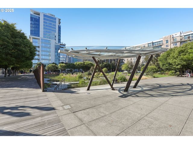 1075 Nw NORTHRUP St 419, Portland, OR 97209