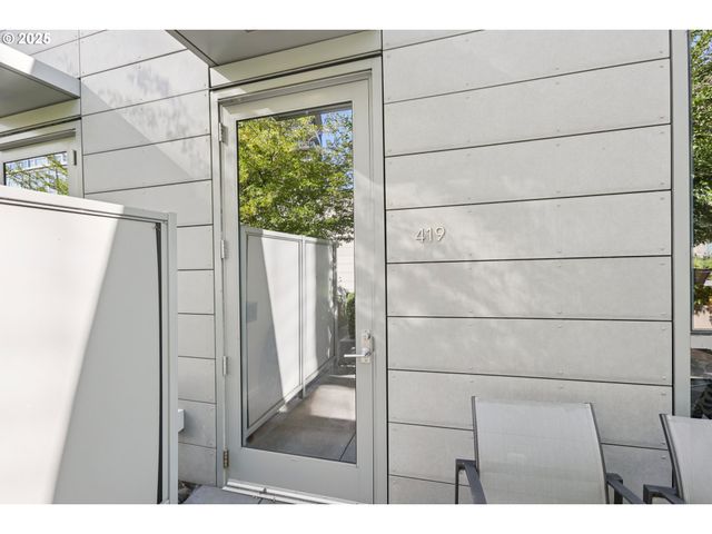1075 Nw NORTHRUP St 419, Portland, OR 97209