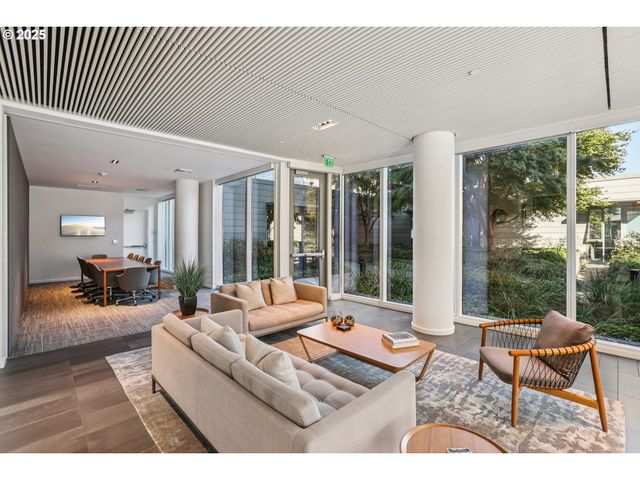 1075 Nw NORTHRUP St 419, Portland, OR 97209