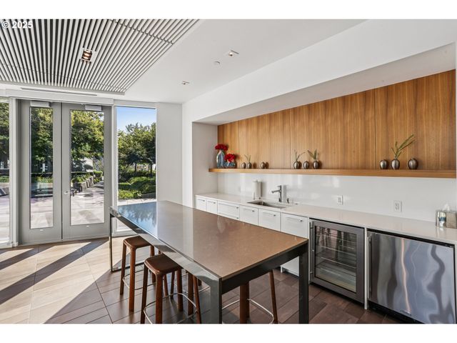 1075 Nw NORTHRUP St 419, Portland, OR 97209