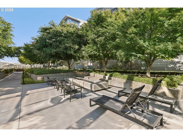 1075 Nw NORTHRUP St 419, Portland, OR 97209