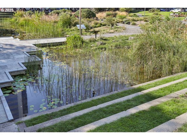 1075 Nw NORTHRUP St 419, Portland, OR 97209