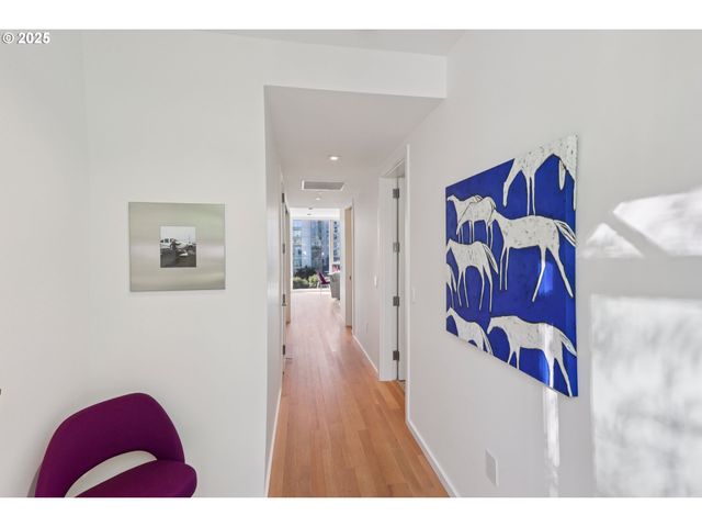 1075 Nw NORTHRUP St 419, Portland, OR 97209