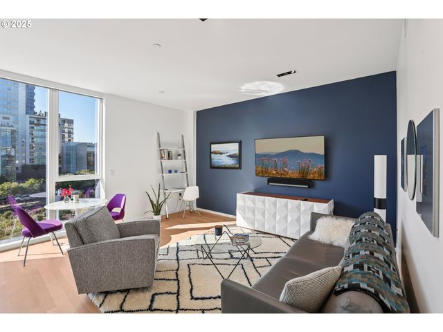 1075 Nw NORTHRUP St 419, Portland, OR 97209
