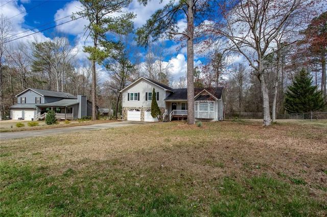 563 Presidential Drive, Dallas, GA 30157