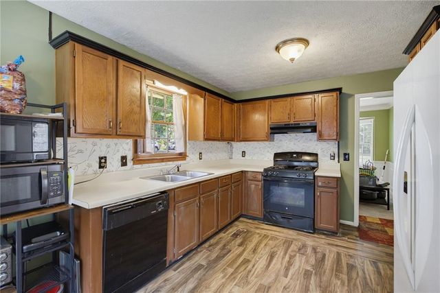 563 Presidential Drive, Dallas, GA 30157