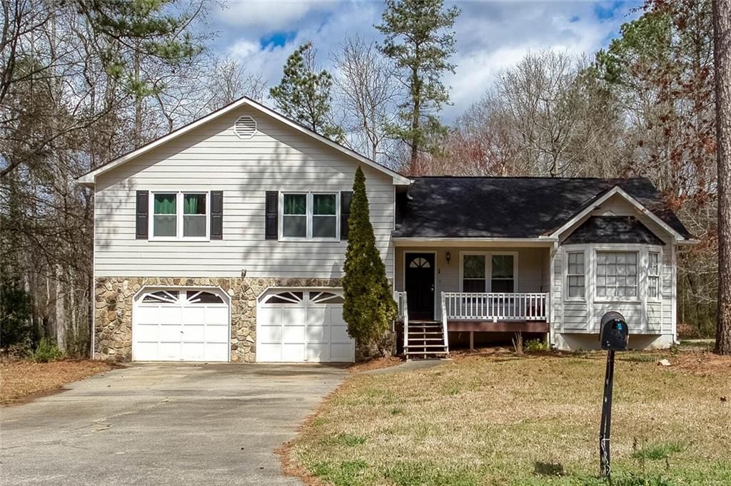 563 Presidential Drive, Dallas, GA 30157