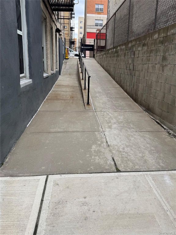 2081 Cruger Avenue Cruger 1K, Bronx, NY 10462