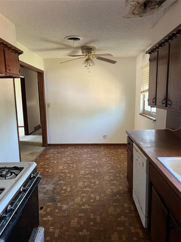 10217 N McKinley Avenue, Oklahoma City, OK 73114