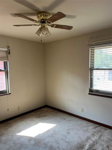 10217 N McKinley Avenue, Oklahoma City, OK 73114
