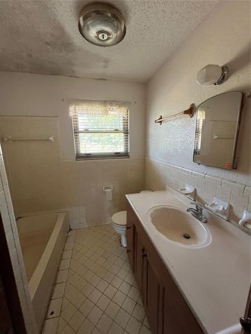 10217 N McKinley Avenue, Oklahoma City, OK 73114