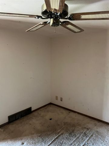 10217 N McKinley Avenue, Oklahoma City, OK 73114