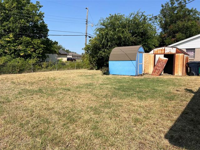 10217 N McKinley Avenue, Oklahoma City, OK 73114