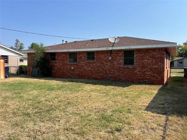 10217 N McKinley Avenue, Oklahoma City, OK 73114