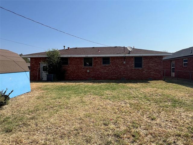 10217 N McKinley Avenue, Oklahoma City, OK 73114