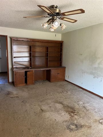 10217 N McKinley Avenue, Oklahoma City, OK 73114