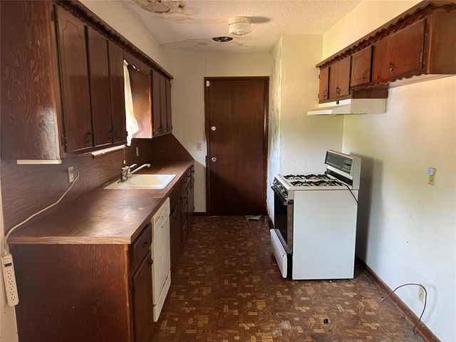 10217 N McKinley Avenue, Oklahoma City, OK 73114