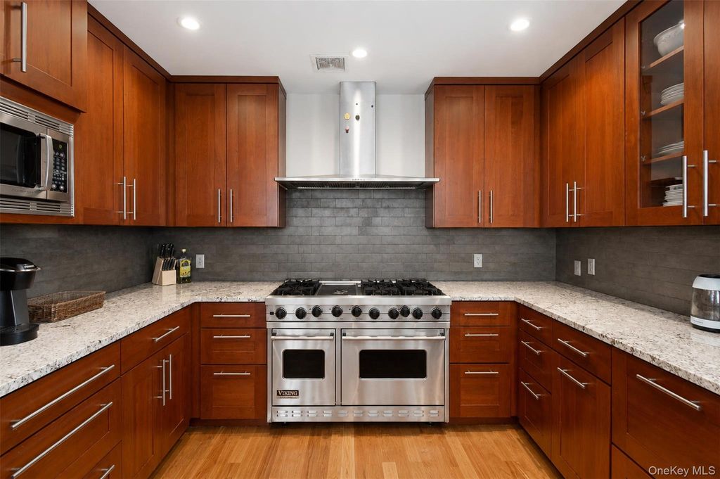 3220 Arlington Avenue 9A, Bronx, NY 10463 — photo 3