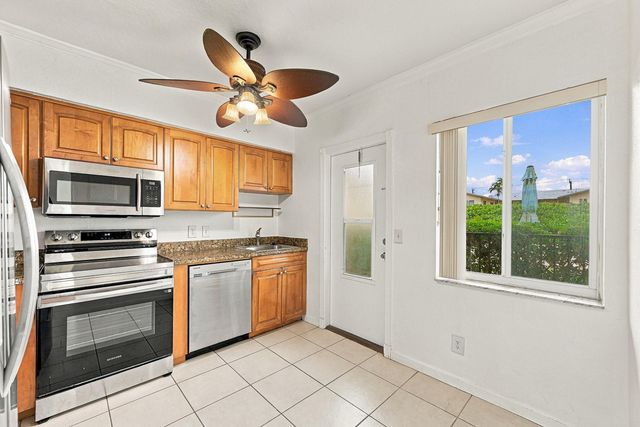 2190 SE 5TH Street 5-B, Pompano Beach, FL 33062