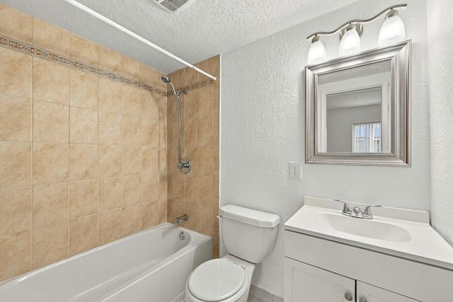 2190 SE 5TH Street 5-B, Pompano Beach, FL 33062