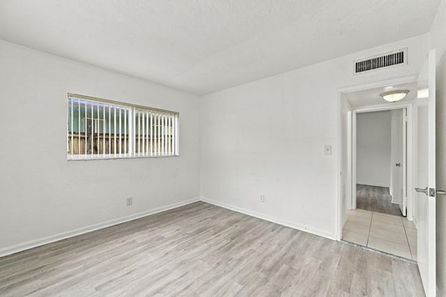 2190 SE 5TH Street 5-B, Pompano Beach, FL 33062