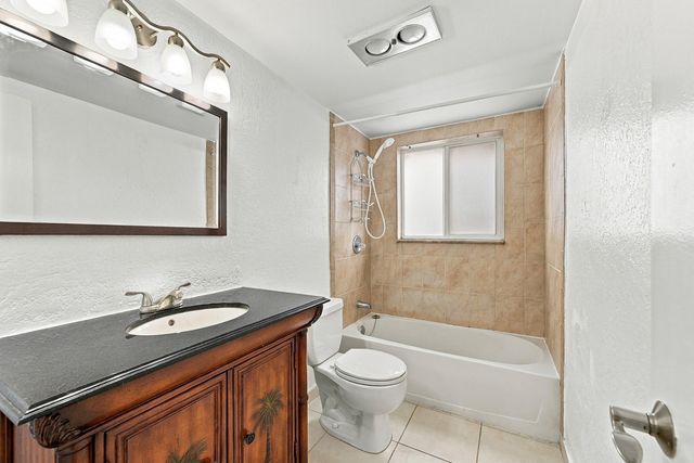 2190 SE 5TH Street 5-B, Pompano Beach, FL 33062