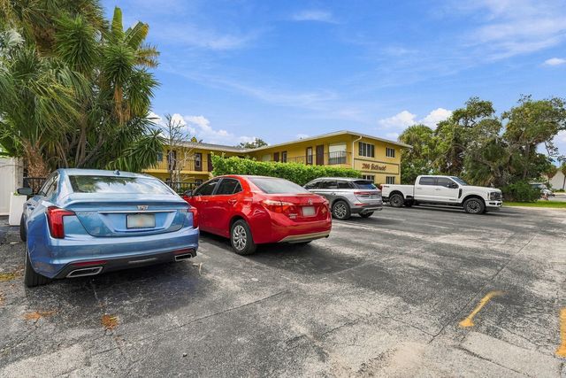 2190 SE 5TH Street 5-B, Pompano Beach, FL 33062