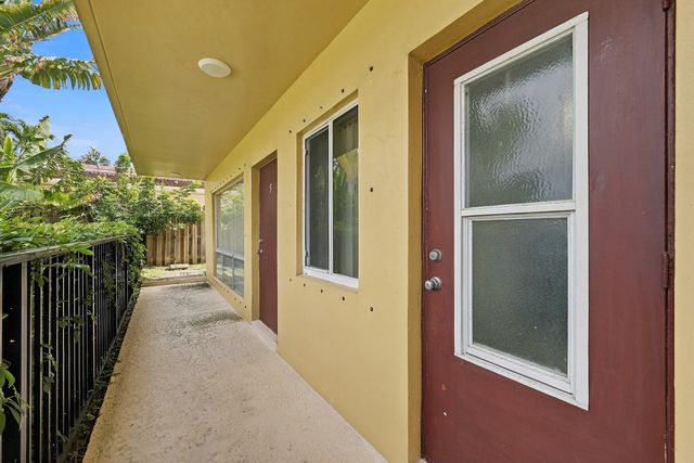 2190 SE 5TH Street 5-B, Pompano Beach, FL 33062
