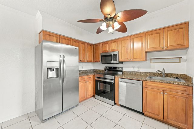 2190 SE 5TH Street 5-B, Pompano Beach, FL 33062