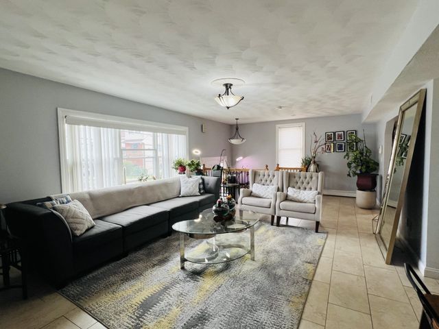 10 Milano 1, Revere, MA 02151