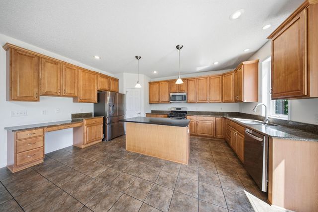 2489 Eyrie Drive, Woodbury, MN 55129