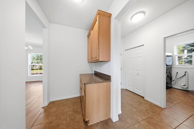 2489 Eyrie Drive, Woodbury, MN 55129