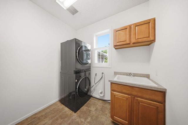 2489 Eyrie Drive, Woodbury, MN 55129