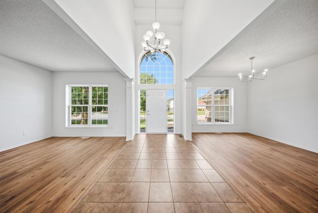 2489 Eyrie Drive, Woodbury, MN 55129
