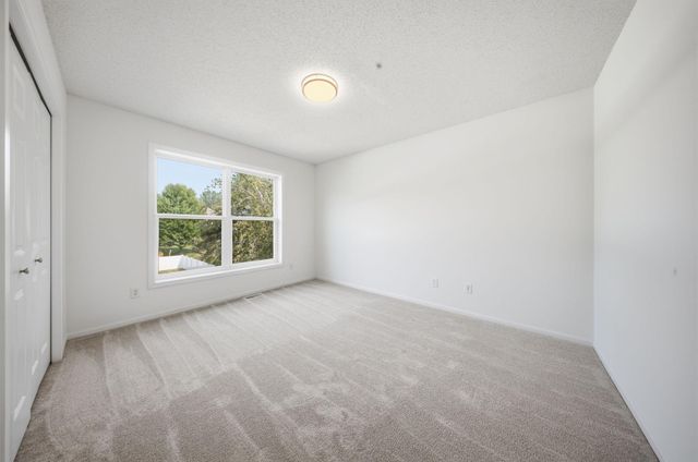 2489 Eyrie Drive, Woodbury, MN 55129
