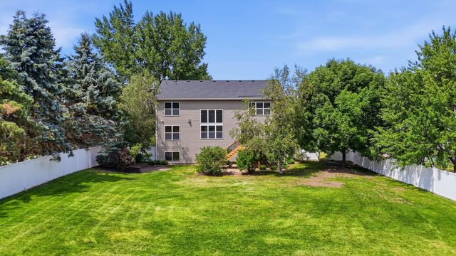 2489 Eyrie Drive, Woodbury, MN 55129
