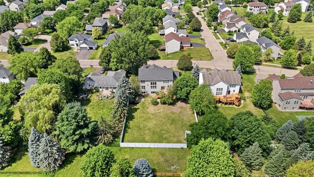 2489 Eyrie Drive, Woodbury, MN 55129