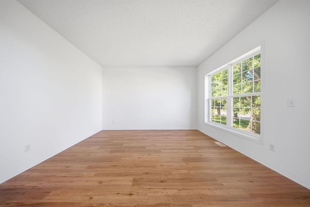 2489 Eyrie Drive, Woodbury, MN 55129