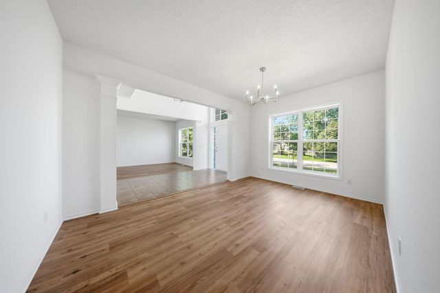 2489 Eyrie Drive, Woodbury, MN 55129