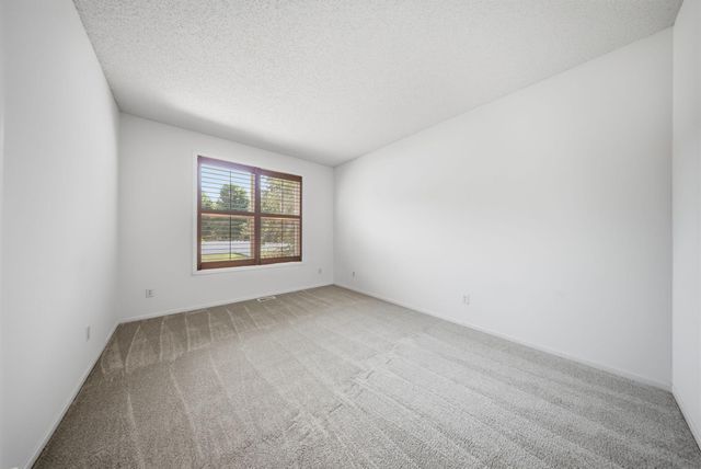 2489 Eyrie Drive, Woodbury, MN 55129