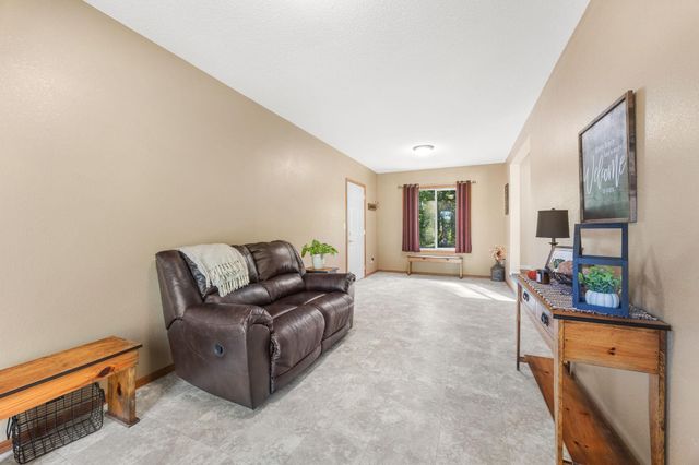 16869 220th Street, Hutchinson, MN 55350