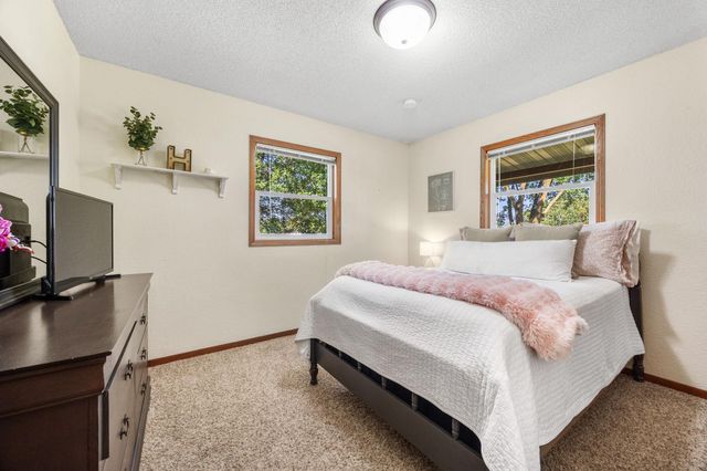 16869 220th Street, Hutchinson, MN 55350