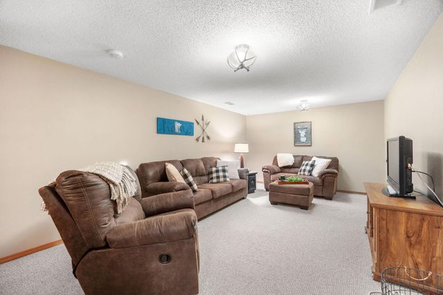 16869 220th Street, Hutchinson, MN 55350