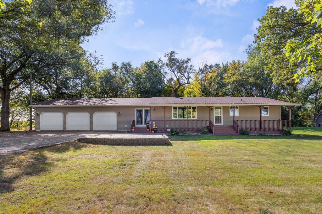 16869 220th Street, Hutchinson, MN 55350