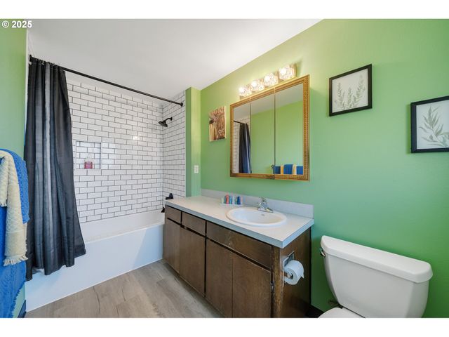 8630 BEWLEY St, Bay City, OR 97107