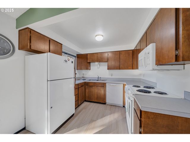 8630 BEWLEY St, Bay City, OR 97107